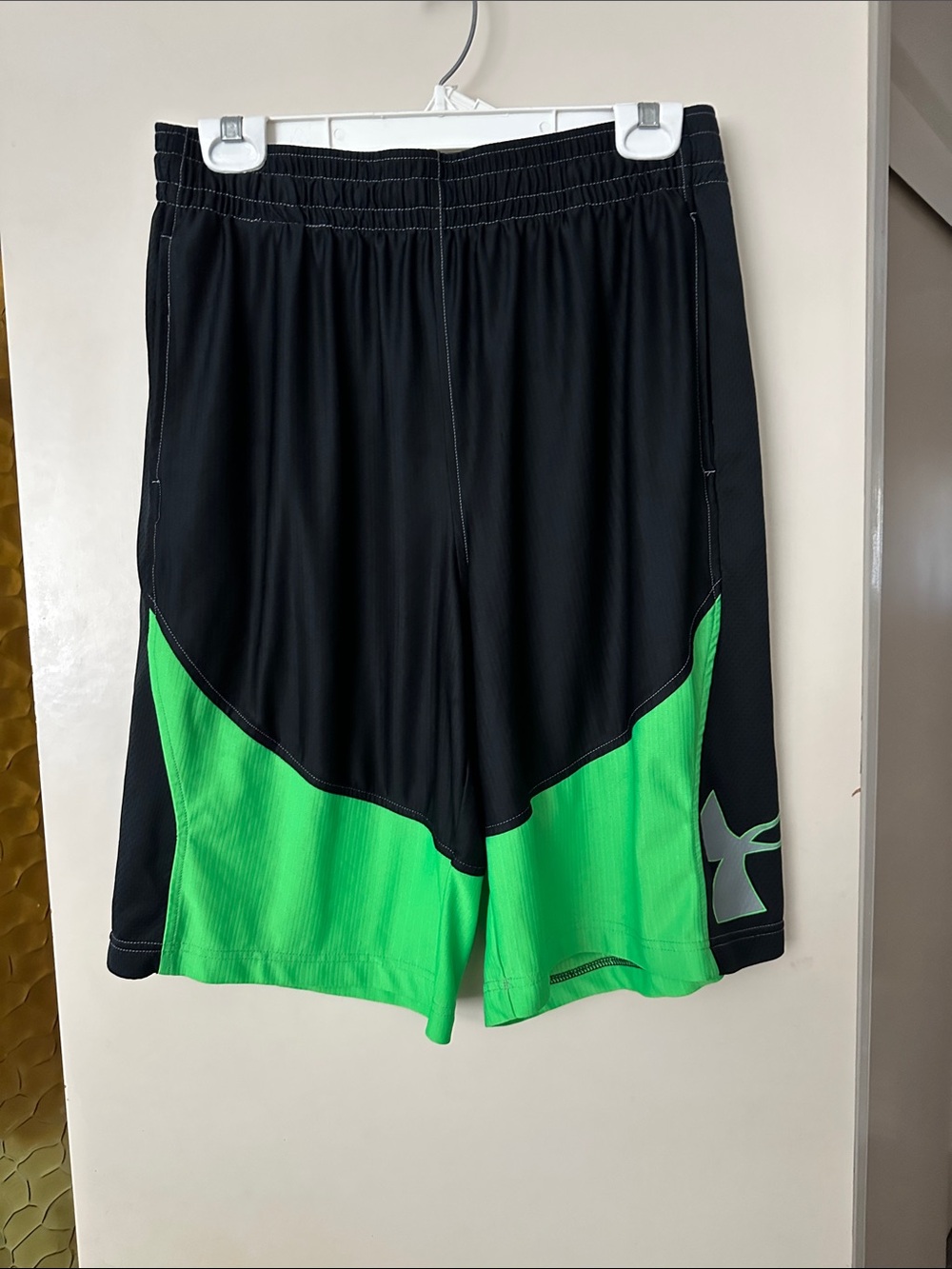 Under Armour Men’s Black with Neon Green Athletic Shorts